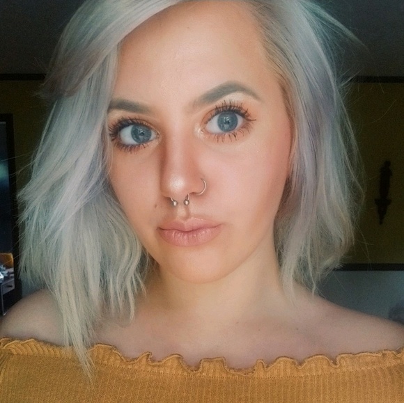 Meet your Posher, Melissa - Picture 1 of 1